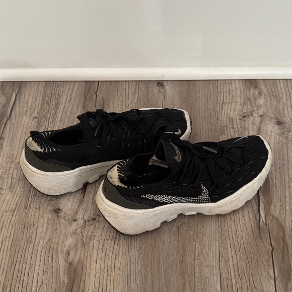 Nike 04 space hippie Black and White Sneakers - Picture 8 of 8